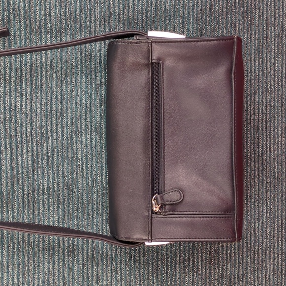 Worthington Crossbody Wallet Bag - Picture 3 of 16